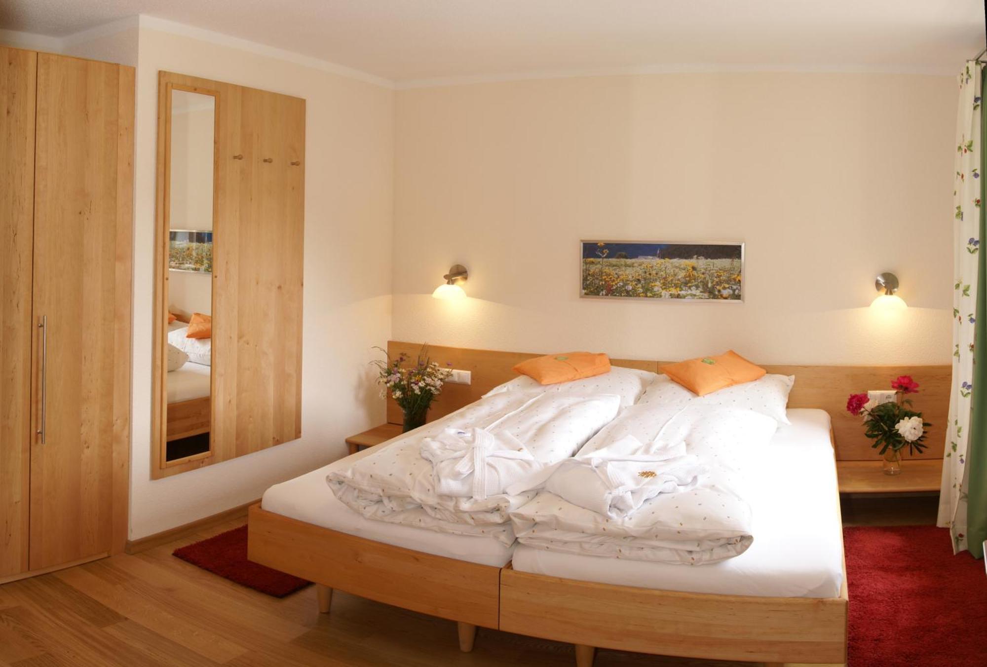 Naturhotel Feriengut Darrehof Serfaus Room photo