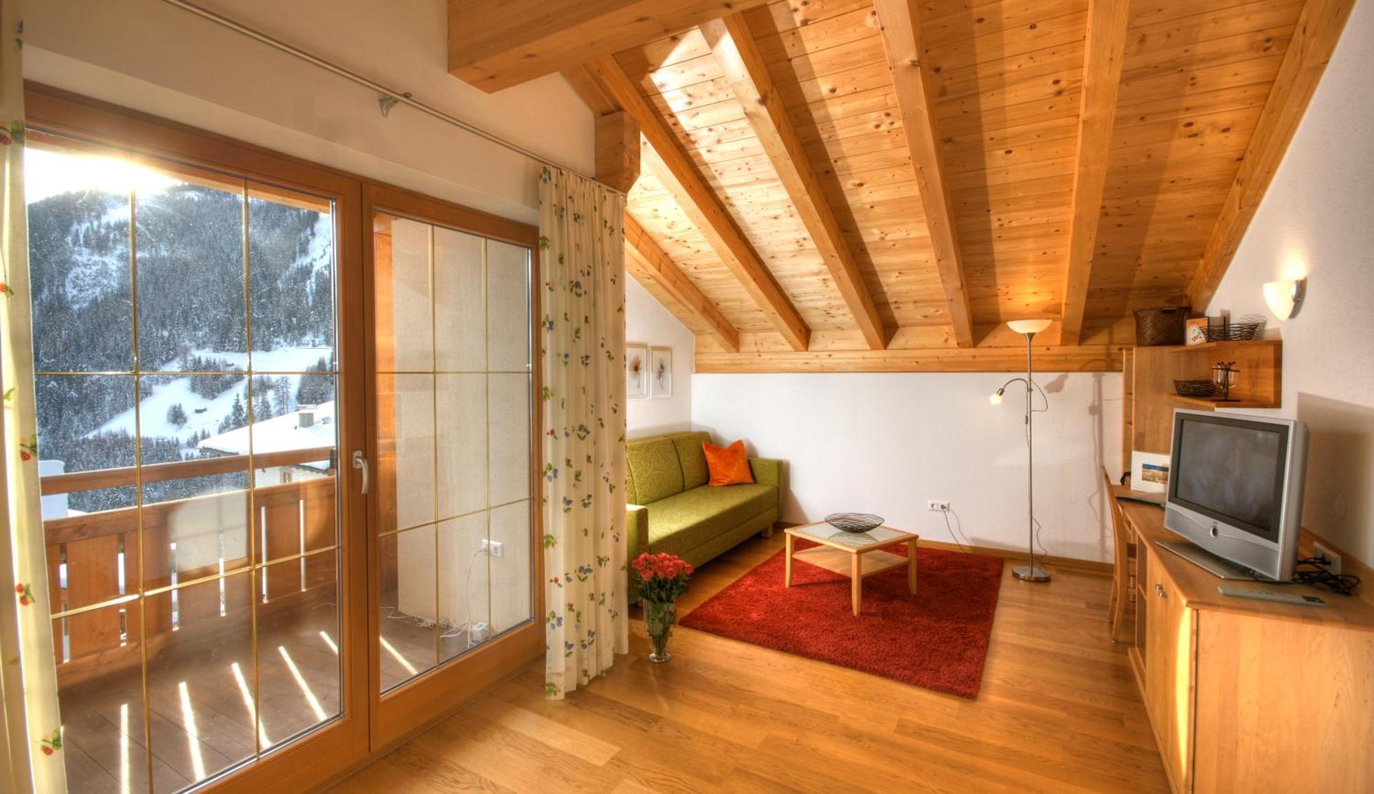 Naturhotel Feriengut Darrehof Serfaus Room photo