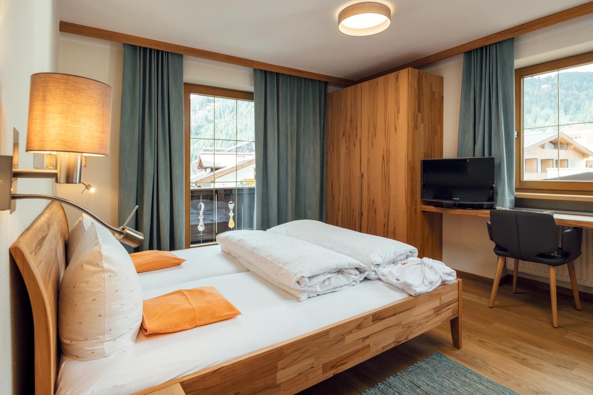 Naturhotel Feriengut Darrehof Serfaus Room photo