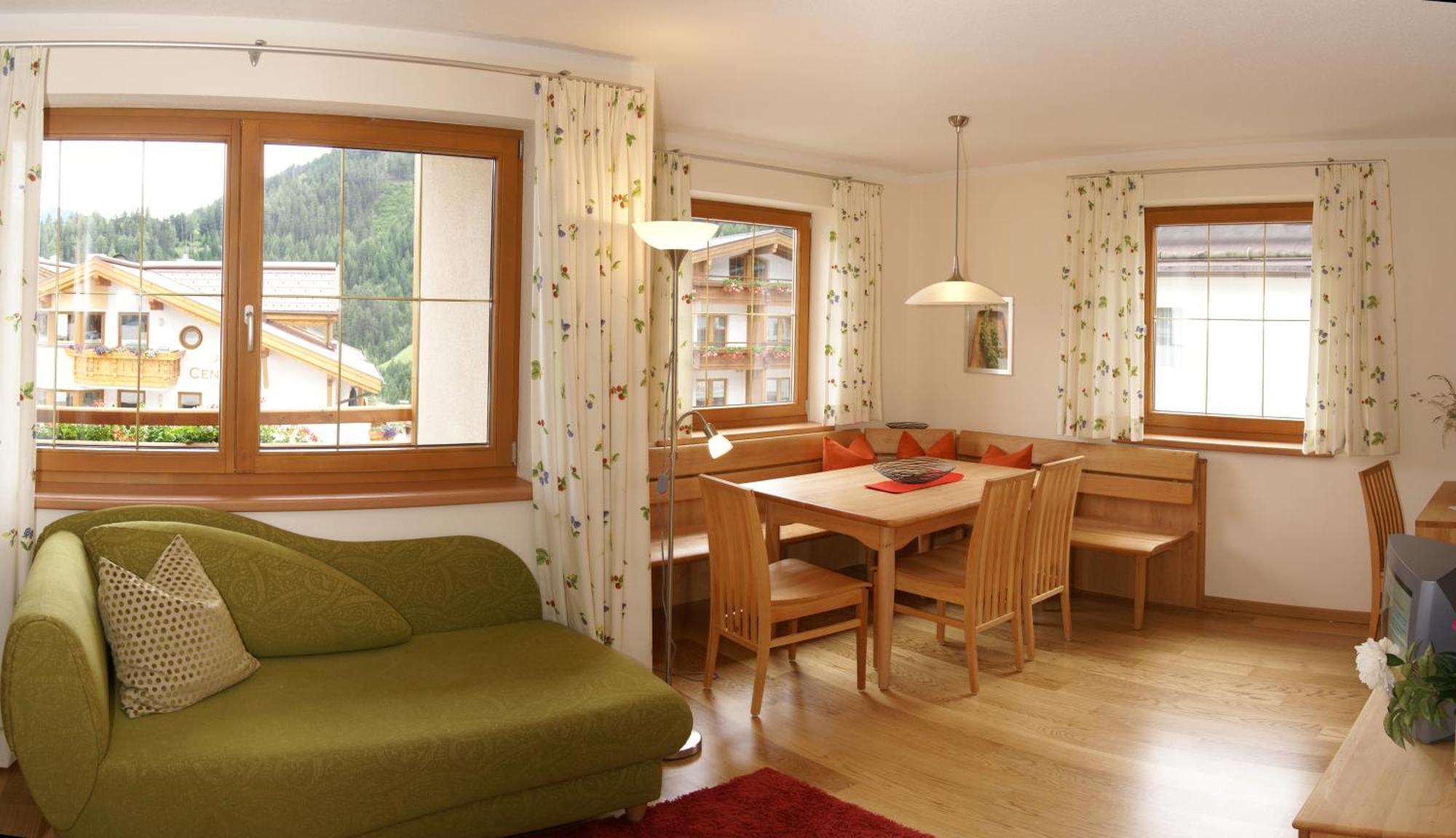 Naturhotel Feriengut Darrehof Serfaus Room photo