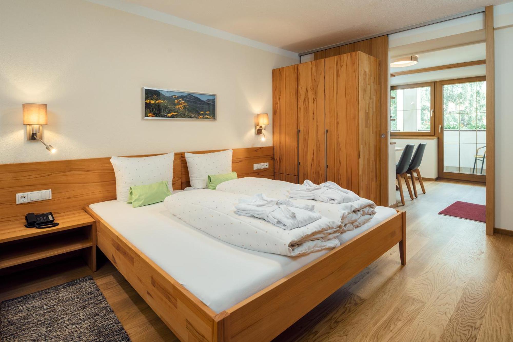 Naturhotel Feriengut Darrehof Serfaus Room photo